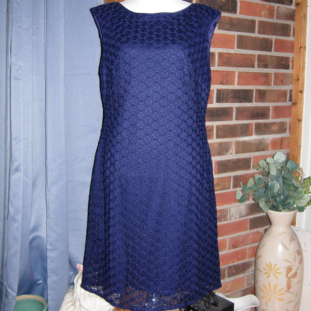 Jessica Howard Crochet Overlay Shift Dress 16